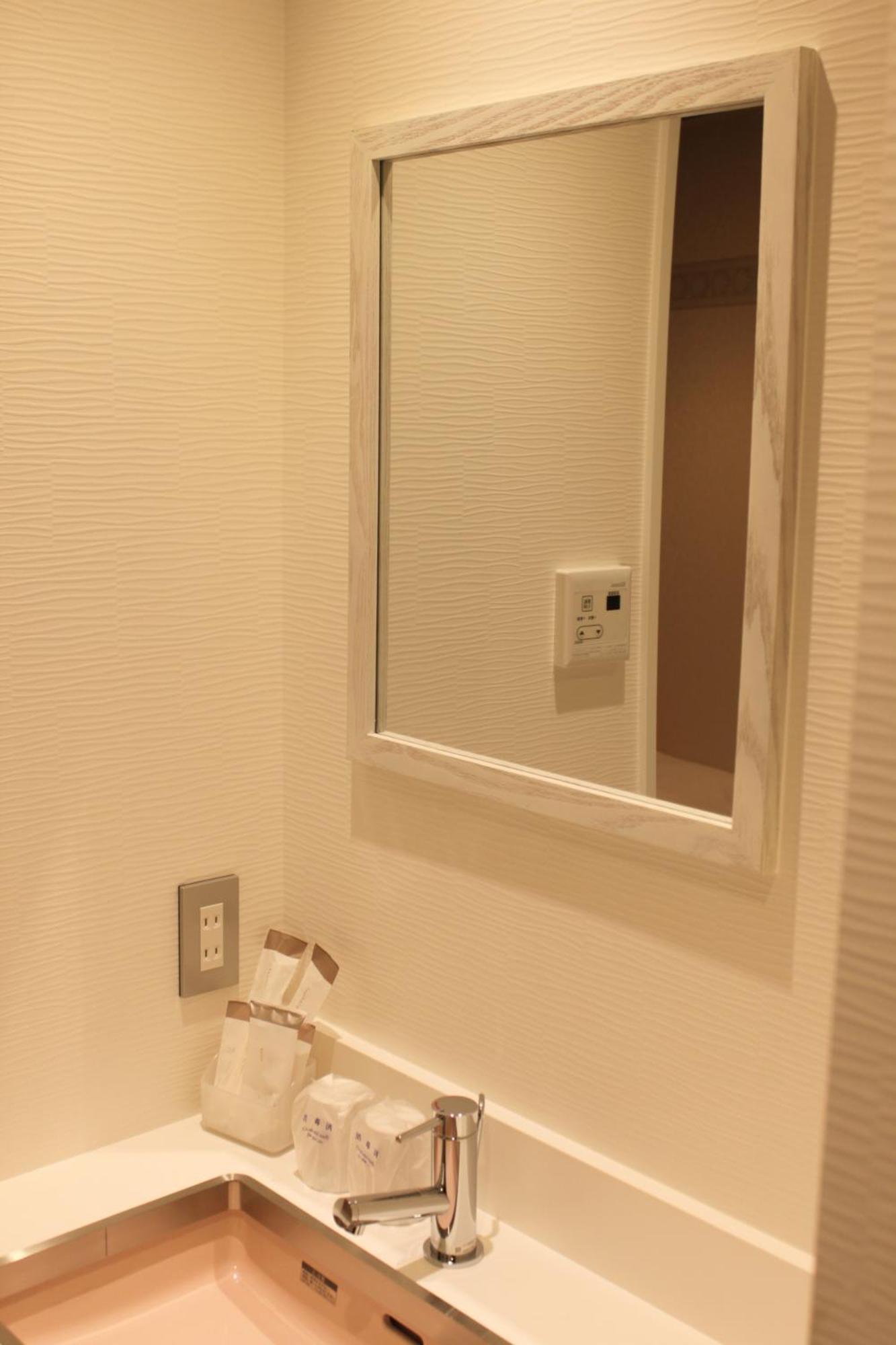 Hotel Boti Boti Osaka Bagian luar foto